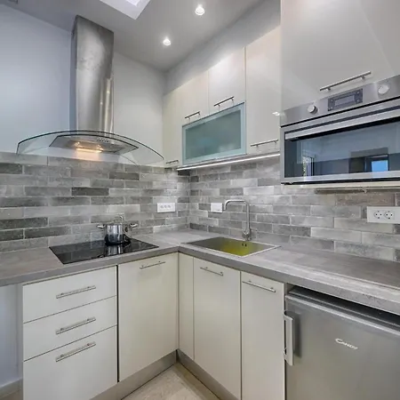 Vistonia Apartment